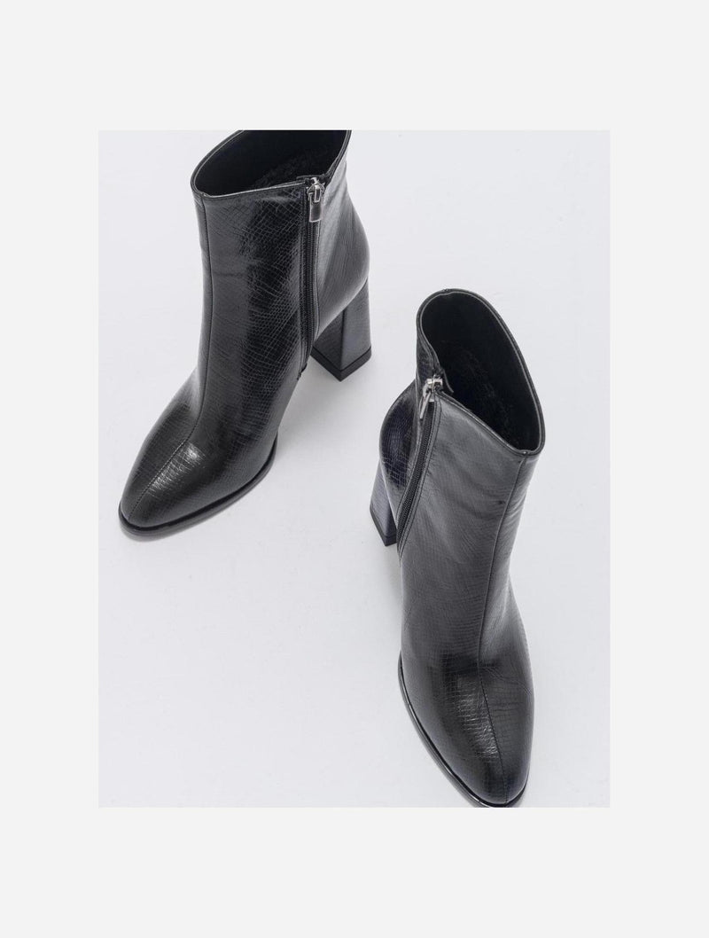 Prologue Shoes Jewel Black Pattern High Heel Boot (Women)
