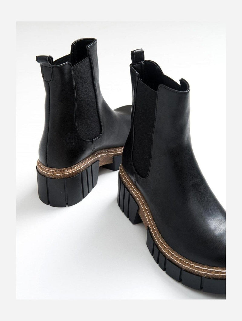 Prologue Shoes Luz Black Cilt Block Heel Boot (Women)