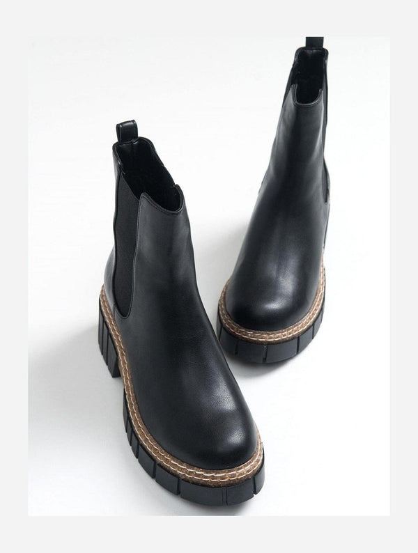 Prologue Shoes Luz Black Cilt Block Heel Boot (Women)
