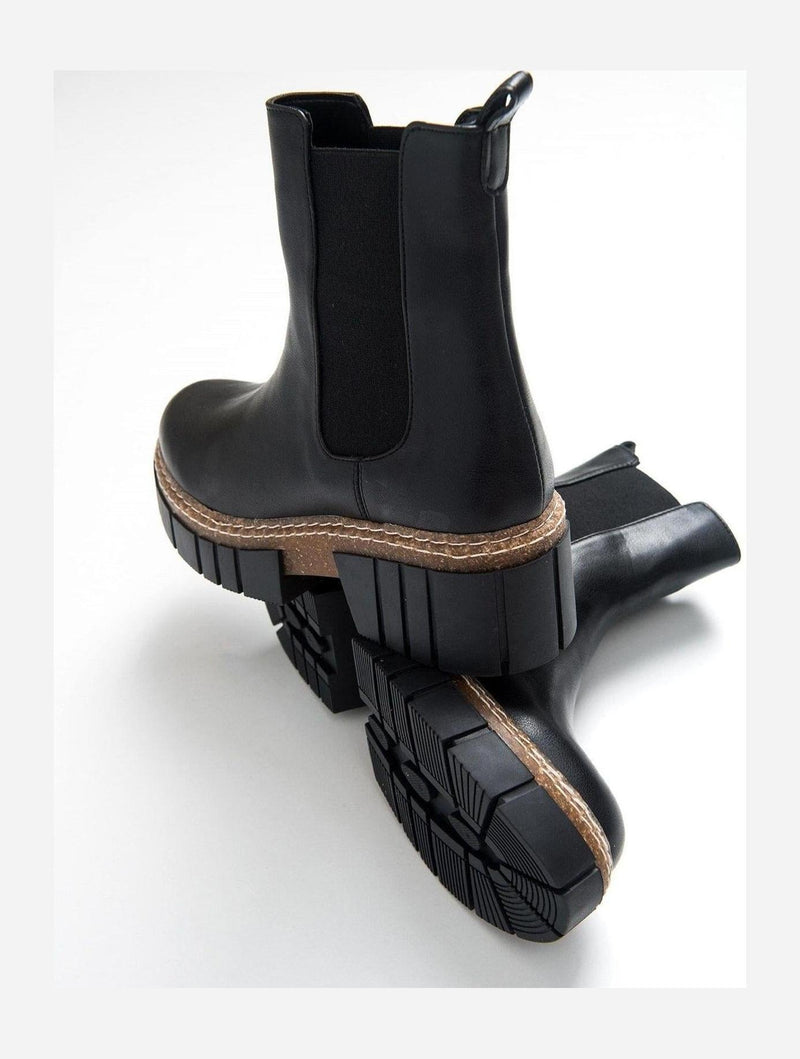 Prologue Shoes Luz Black Cilt Block Heel Boot (Women)