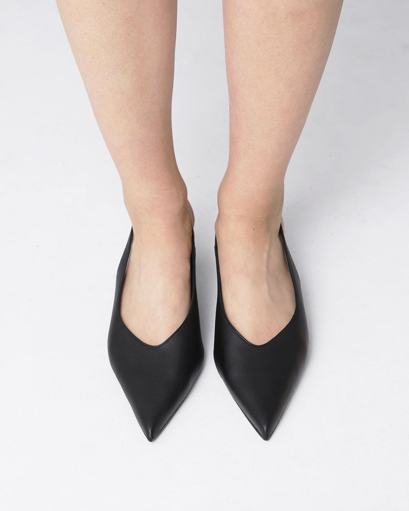 Bohema Kitten Heels Black pointy toe pumps