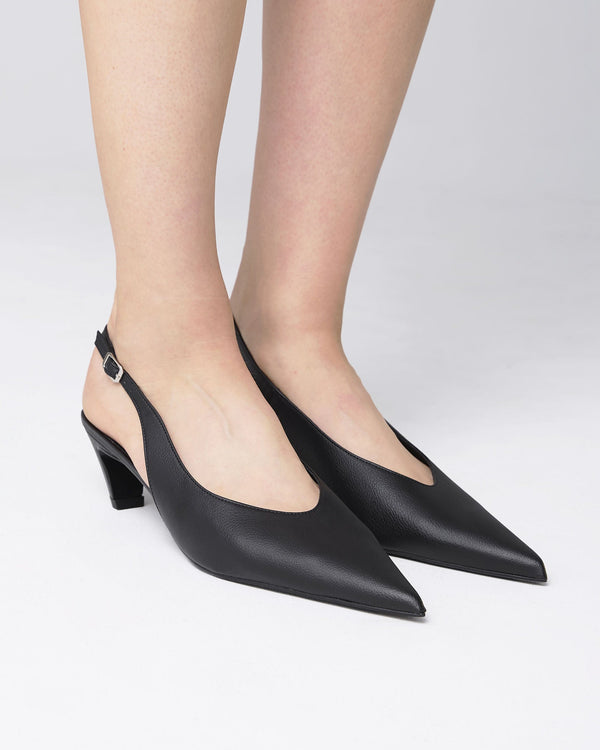 Bohema Kitten Heels Black pointy toe pumps