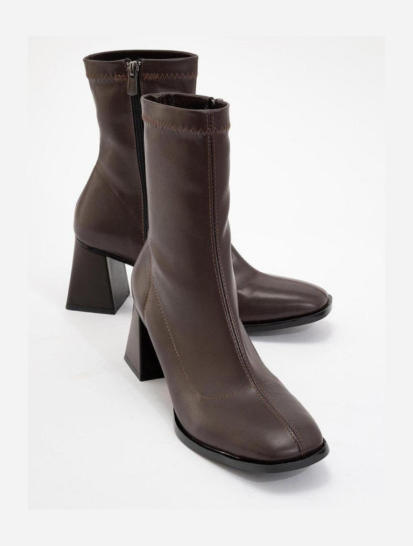 Prologue Shoes Plesa Dark Brown Chunky Heel Boot (Women)