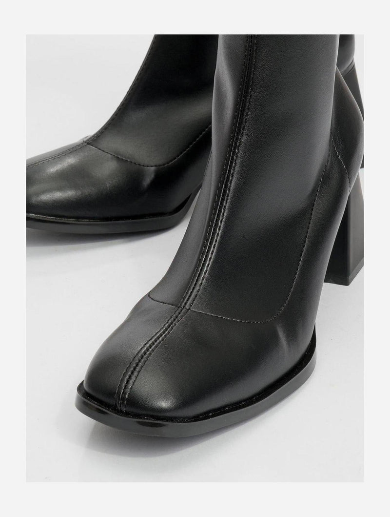 Prologue Shoes Plesa Black Chunky Heel Boot (Women)