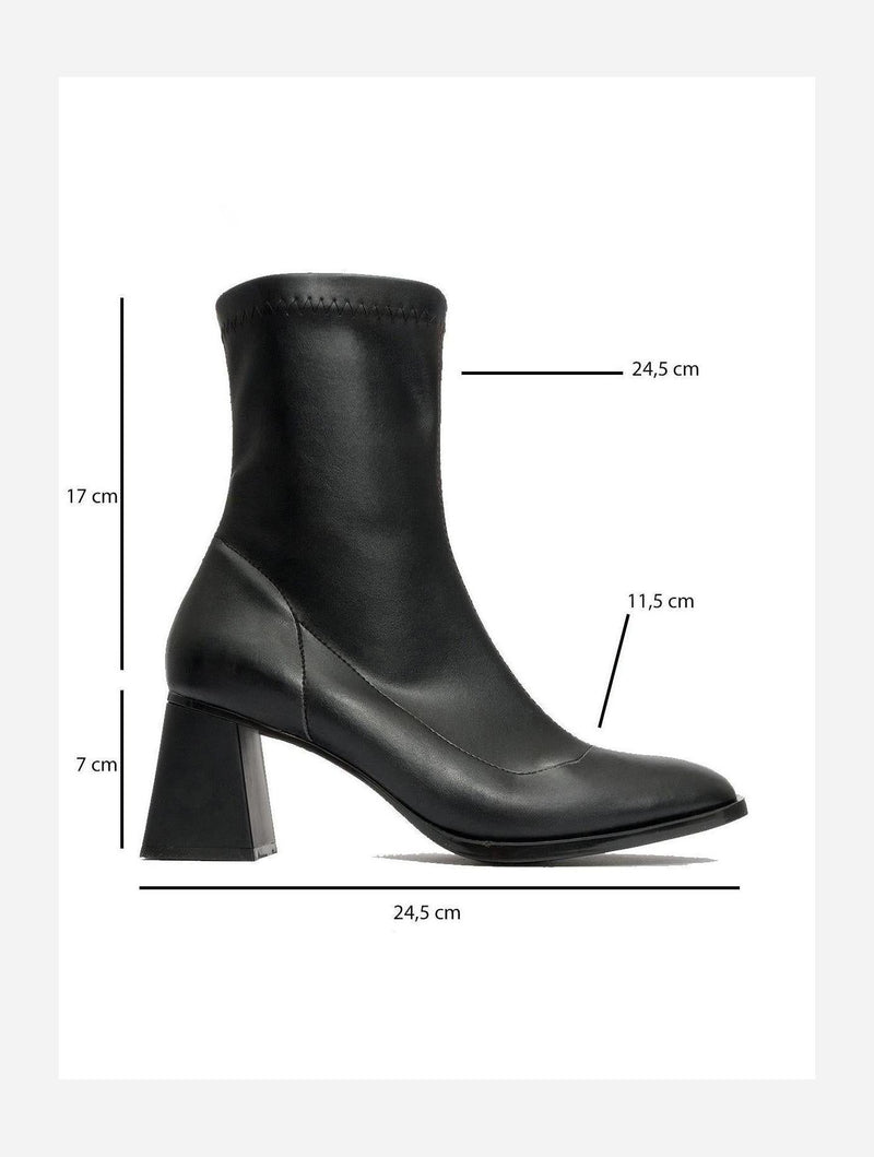 Prologue Shoes Plesa Black Chunky Heel Boot (Women)