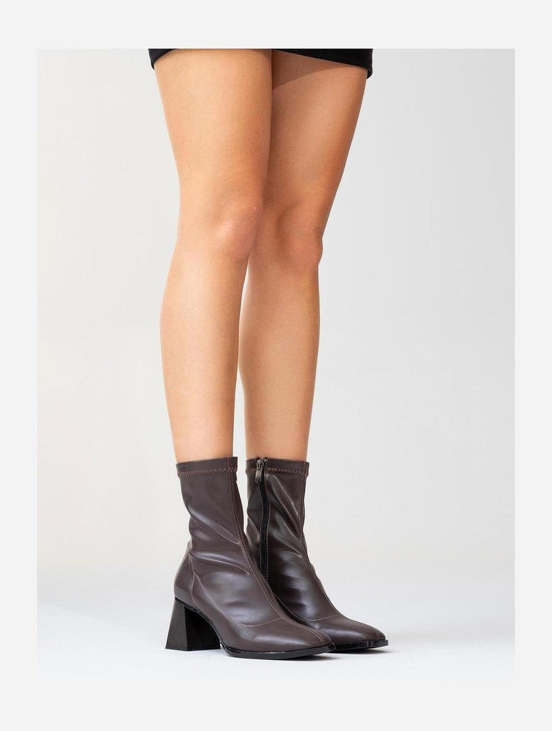 Prologue Shoes Plesa Dark Brown Chunky Heel Boot (Women)