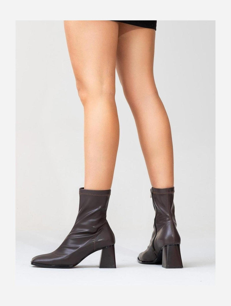 Prologue Shoes Plesa Dark Brown Chunky Heel Boot (Women)