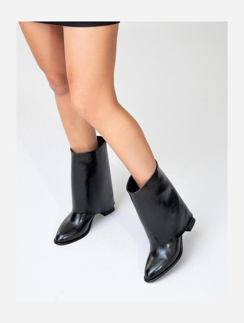 Prologue Shoes Ellas Black Chunky Heel Boot (Women)