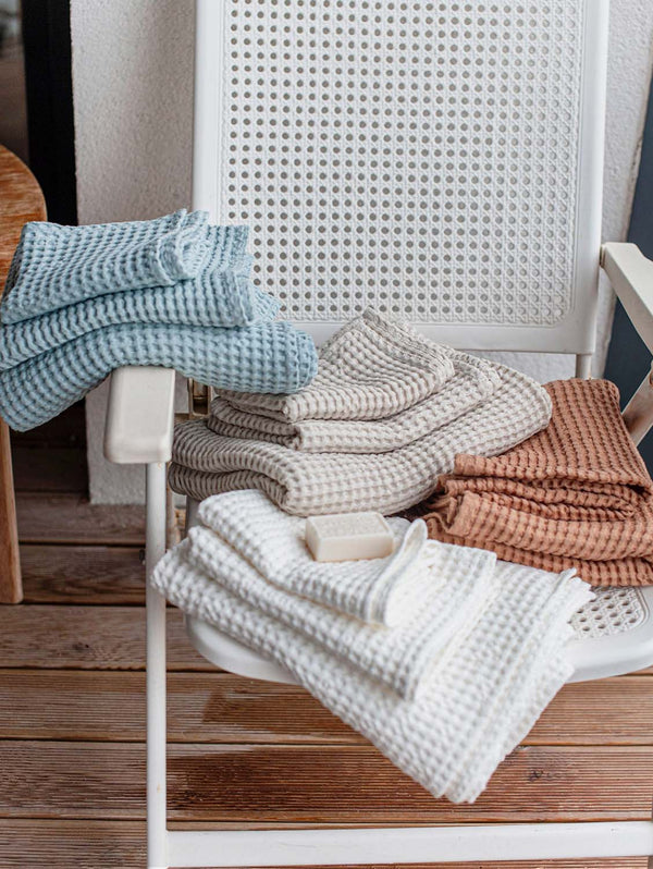 Laume Linen Waffle Linen Towel Set | 3 Pieces