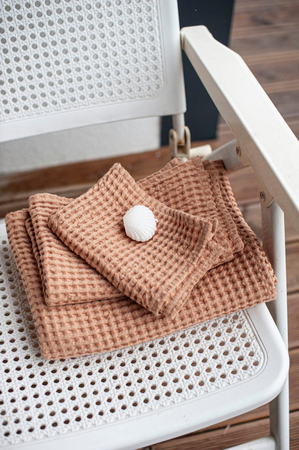 Laume Linen Waffle linen towel set: body, hand and face