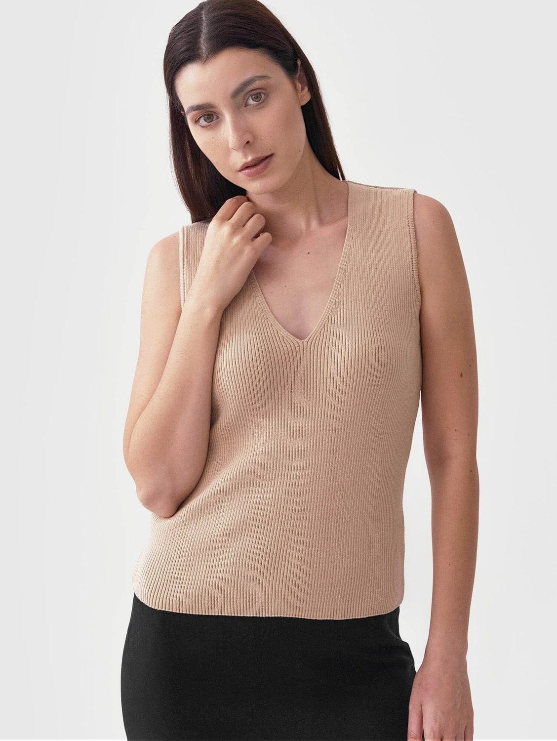 Mila.Vert Knitted Organic Cotton V-neck Top | Multiple Colours Sand / XS