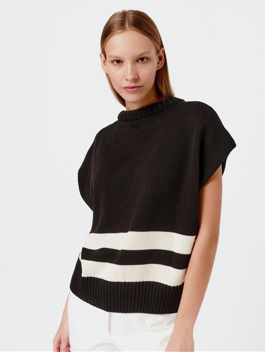 Mila.Vert Knitted striped sleeveless top XS-M / Black-cream