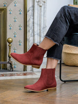 Immaculate Vegan - Minuit sur Terre Firenze Vegan Suede Pleated Chelsea Boots | Brick Red 35