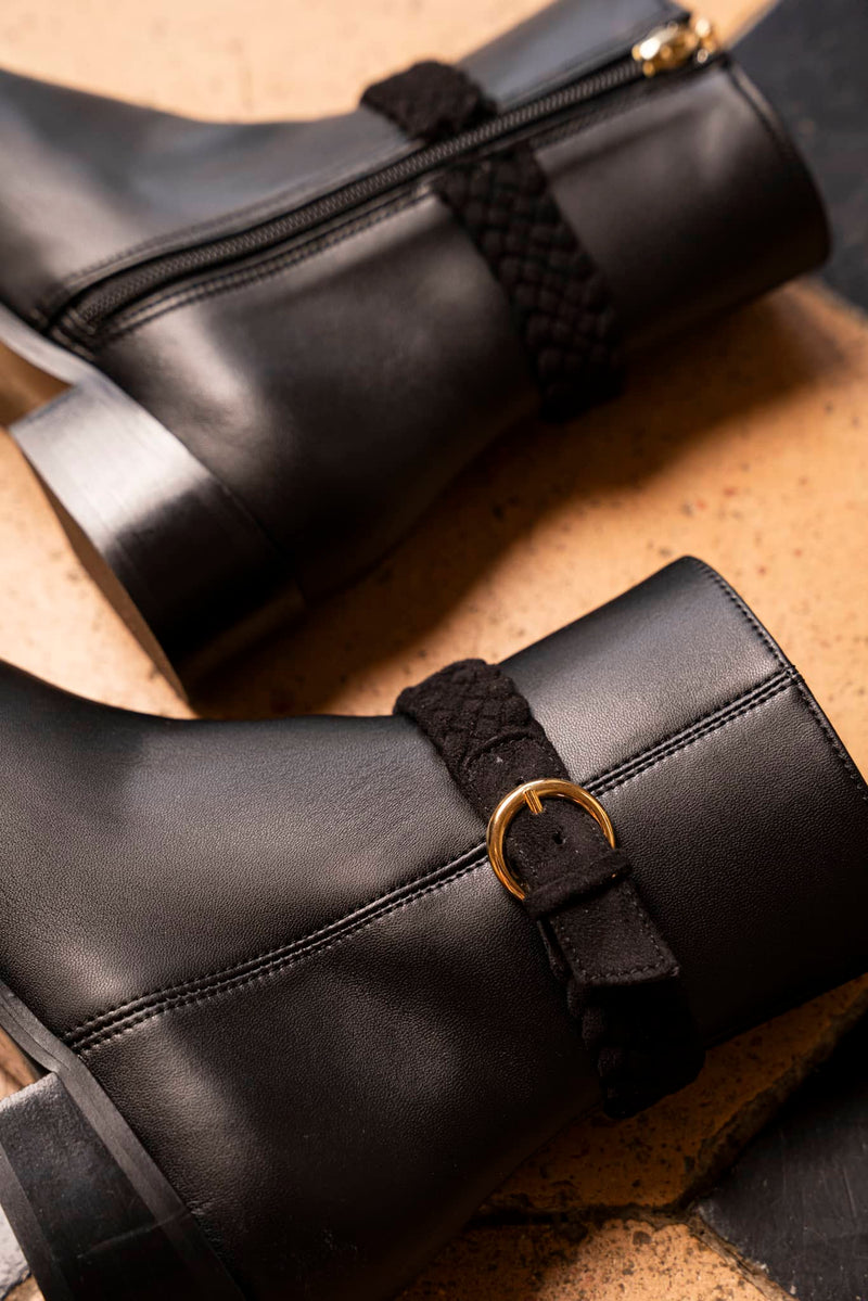 Minuit sur Terre Aura Vegan Leather Ankle Boots | Black