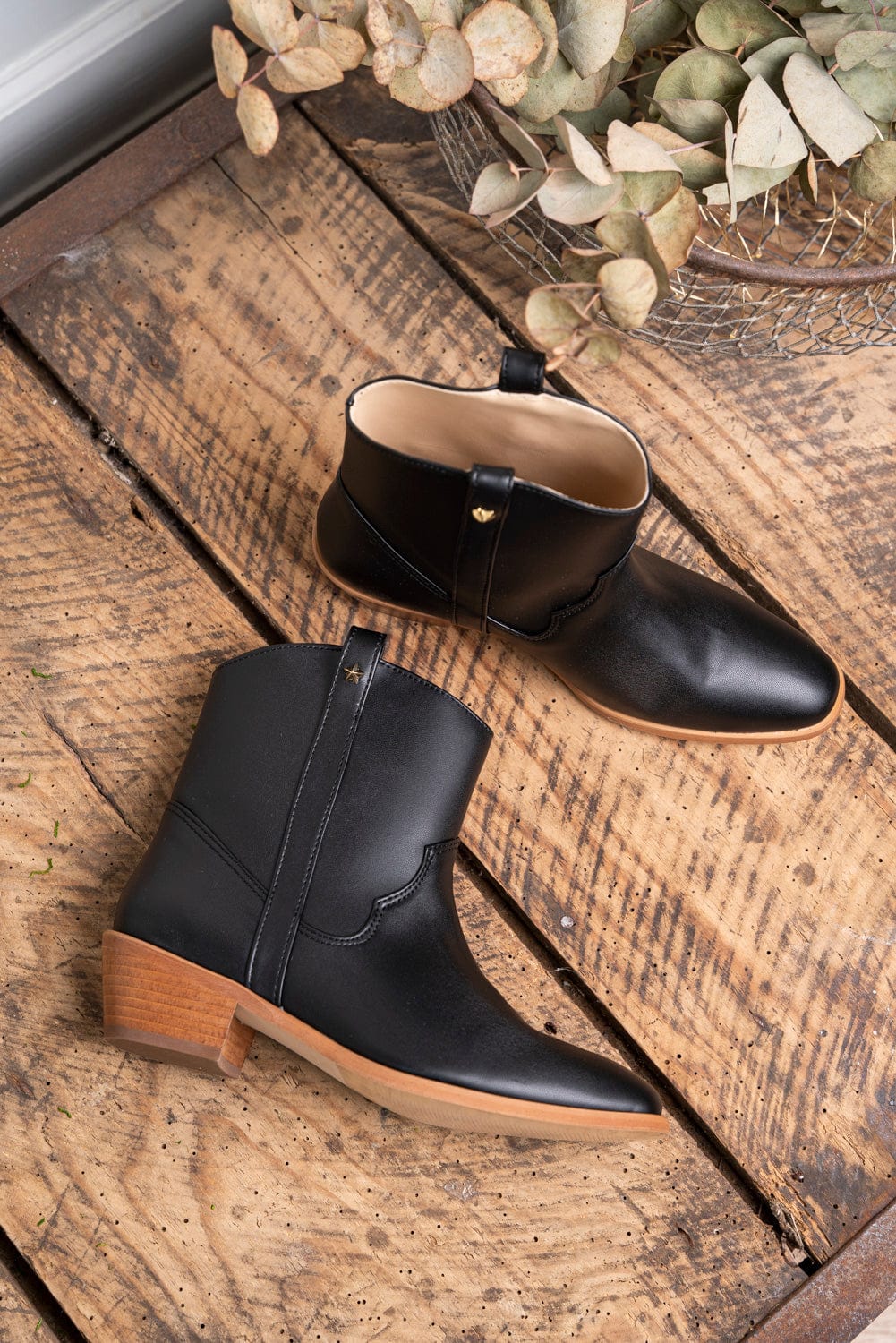 Minuit sur Terre Centaur Vegan Leather Western Ankle Boots | Black