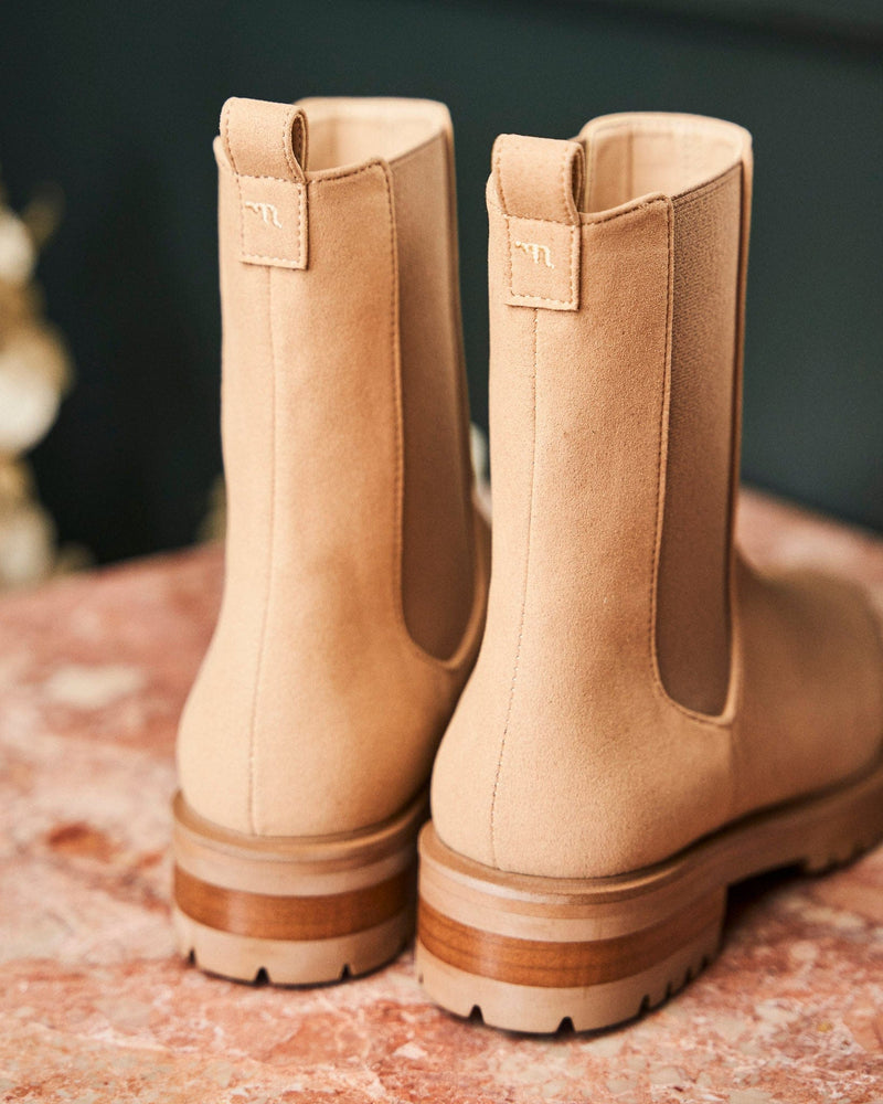 Minuit sur Terre Chelsea Vegan Recycled Grain Suede Boots | Latte