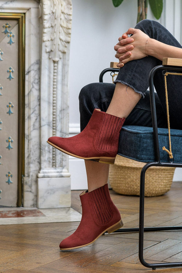 Minuit sur Terre Firenze Vegan Suede Pleated Chelsea Boots | Brick Red