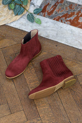 Immaculate Vegan - Minuit sur Terre Firenze Vegan Suede Pleated Chelsea Boots | Brick Red