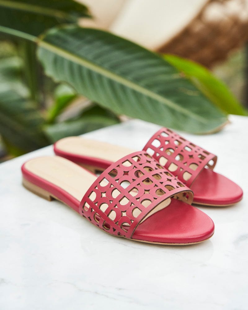 Minuit sur Terre Hibiscus Vegan Leather Slide Sandals | Orchid