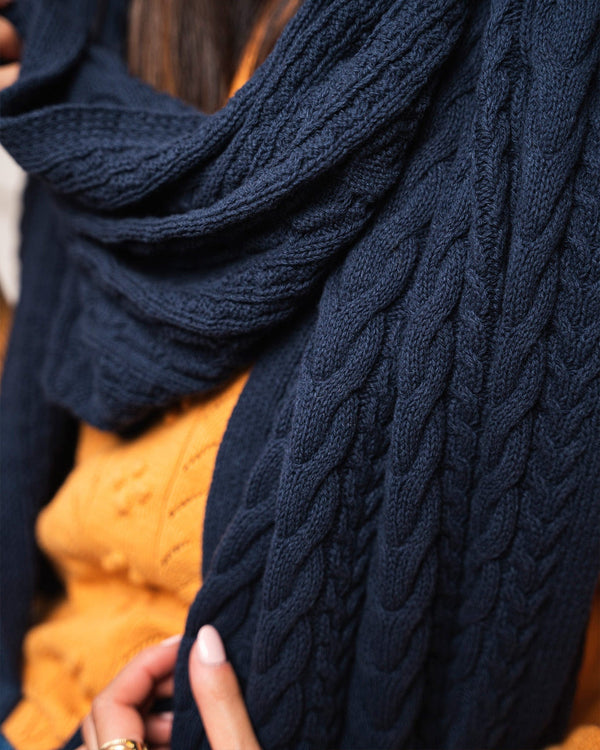 Minuit sur Terre Nebula Recycled Cotton Cable Knit Vegan Scarf | Midnight Blue