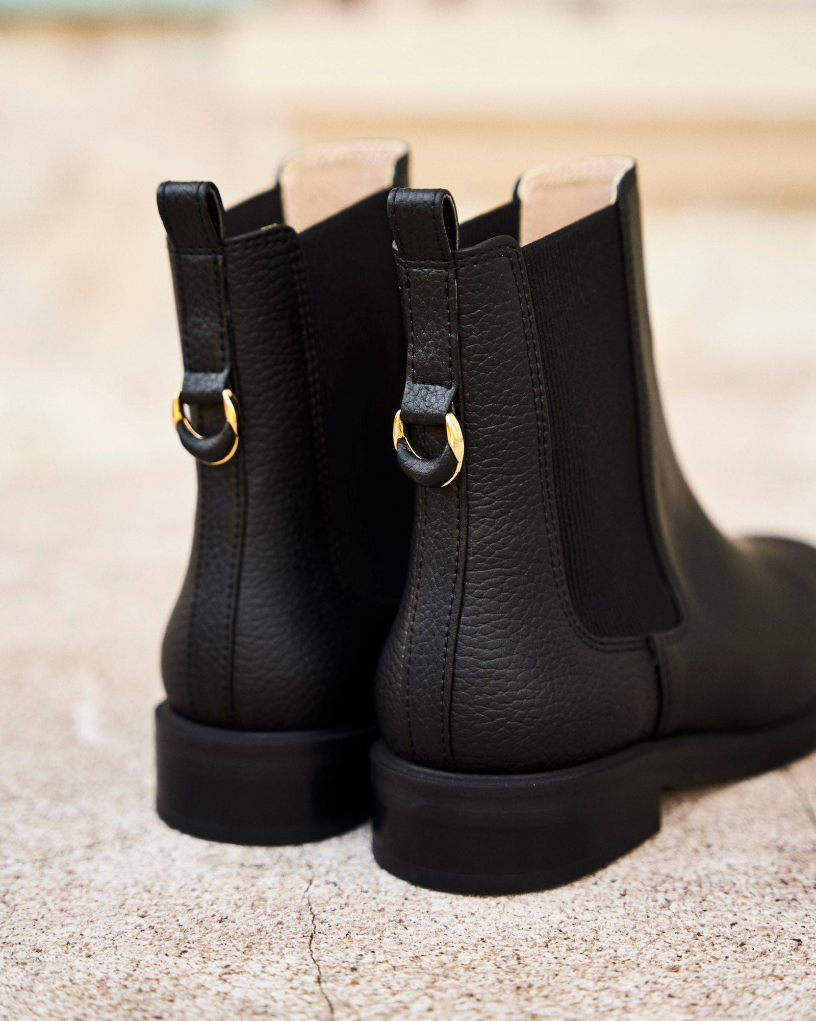 Minuit sur Terre Secret Vegan Leather Chelsea Boots Black