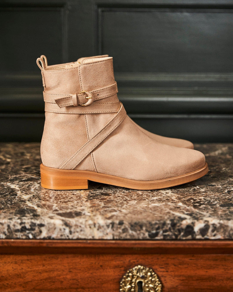 Minuit sur Terre Shadow Vegan Suede Ankle Boots | Sand