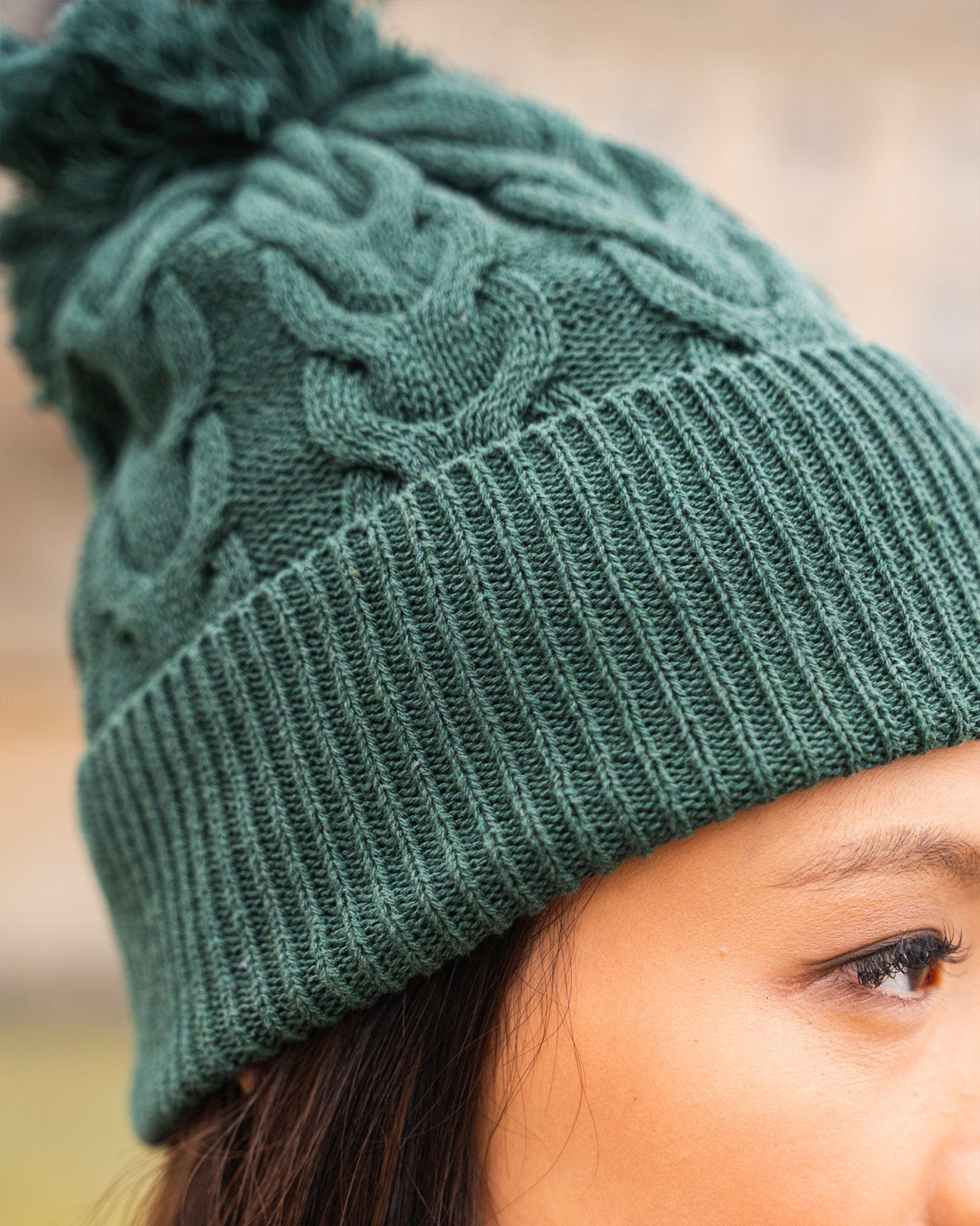 Minuit sur Terre Snowflake Recycled Cotton Vegan Hat | Forest Green
