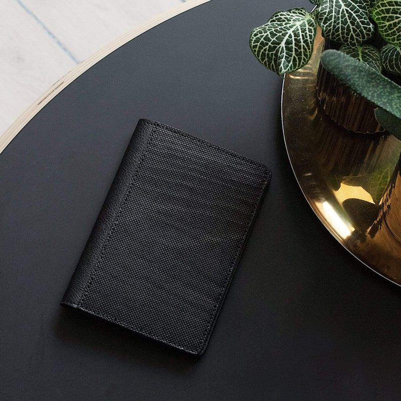 Oliver Co. London Bramley Apple Leather & Wood Leather Vegan Passport Holder | Black