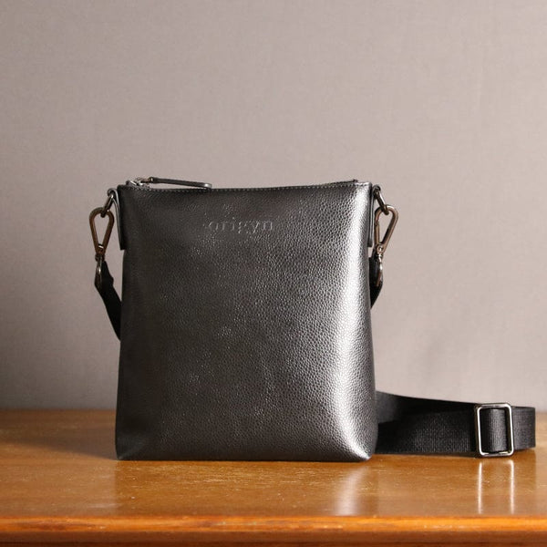 Origyn Origyn 04 - Plant-Based Leather Top Zip Handbag - Made with MIRUM® Black