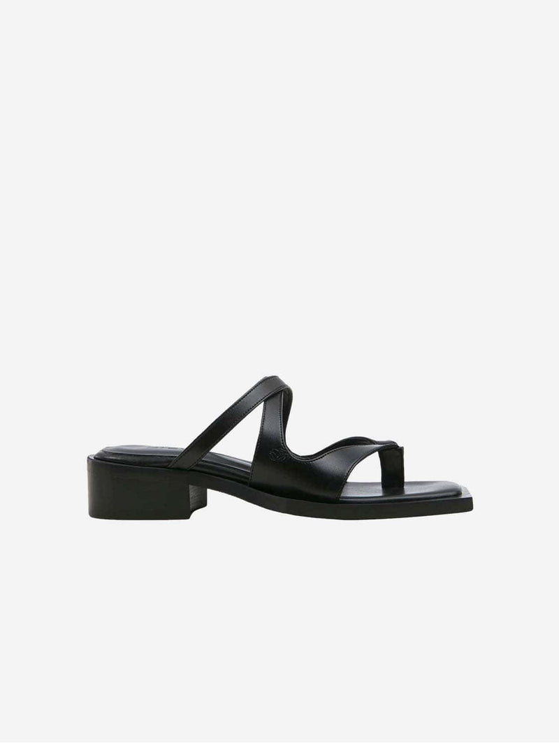 PREV Karel Vegan Apple Leather Mules | Black UK7 / EU41 / US9