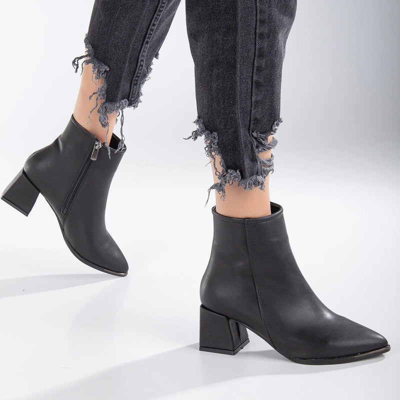 Prologue Shoes Anette Vegan Leather Ankle Boots Black