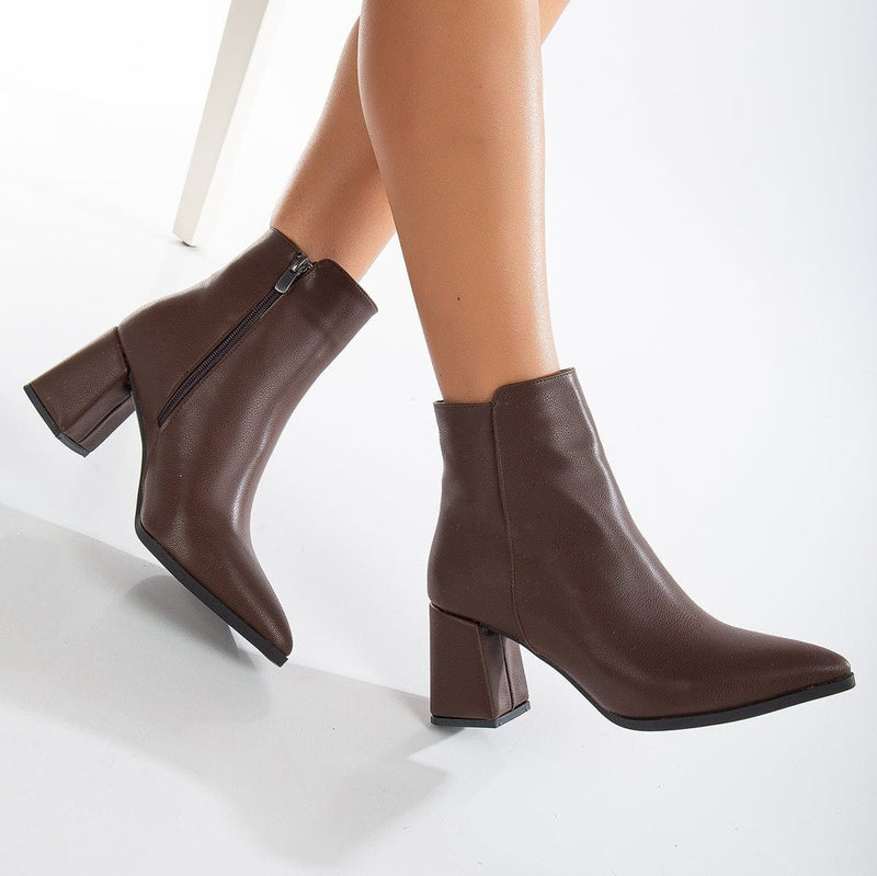 Prologue Shoes Edith Vegan Leather Ankle Boots | Brown Matt