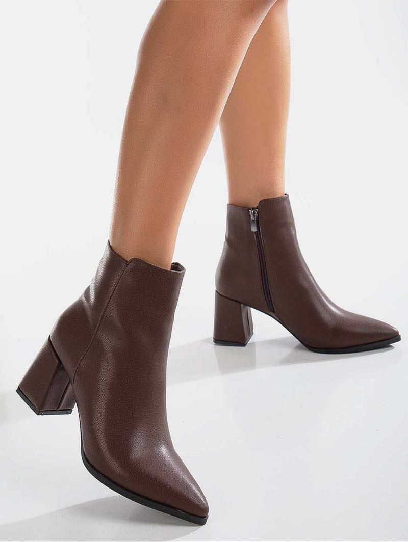 Prologue Shoes Edith Vegan Leather Ankle Boots | Brown Matt