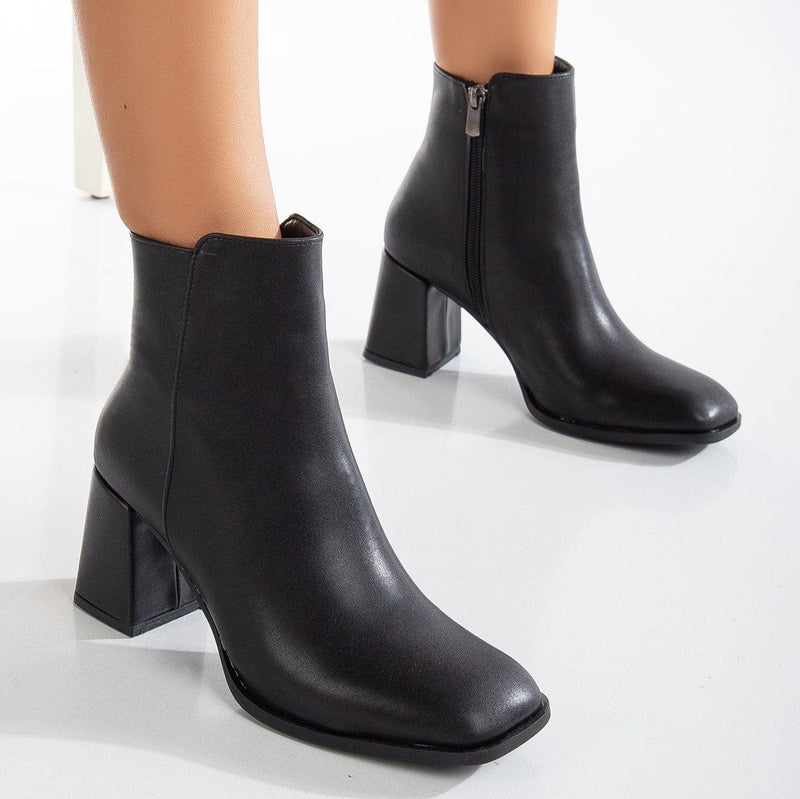 Prologue Shoes Nadine Vegan Leather Ankle Boots | Black Matt