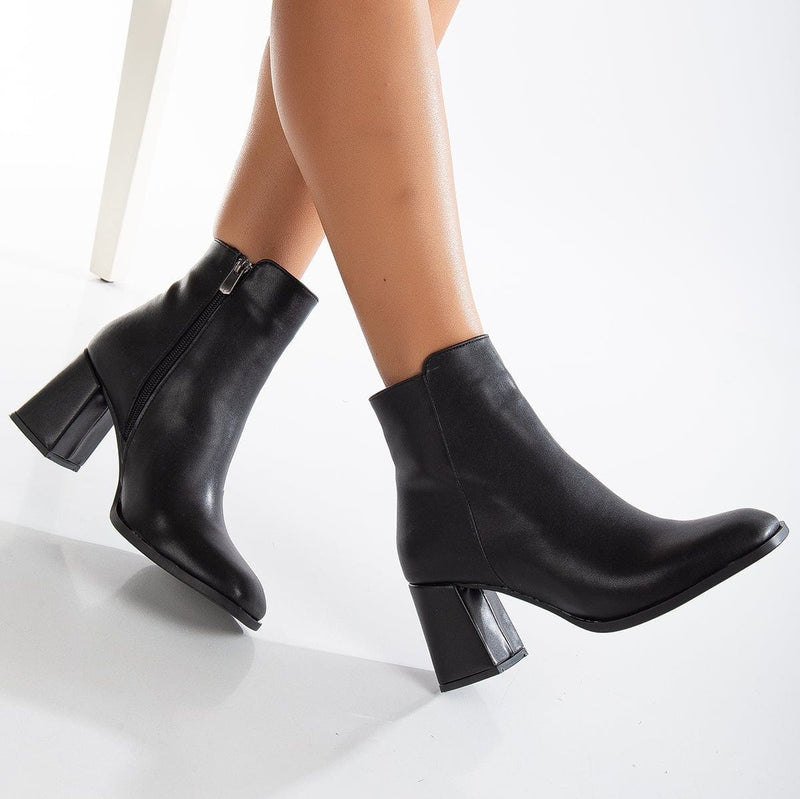 Prologue Shoes Nadine Vegan Leather Ankle Boots | Black Matt