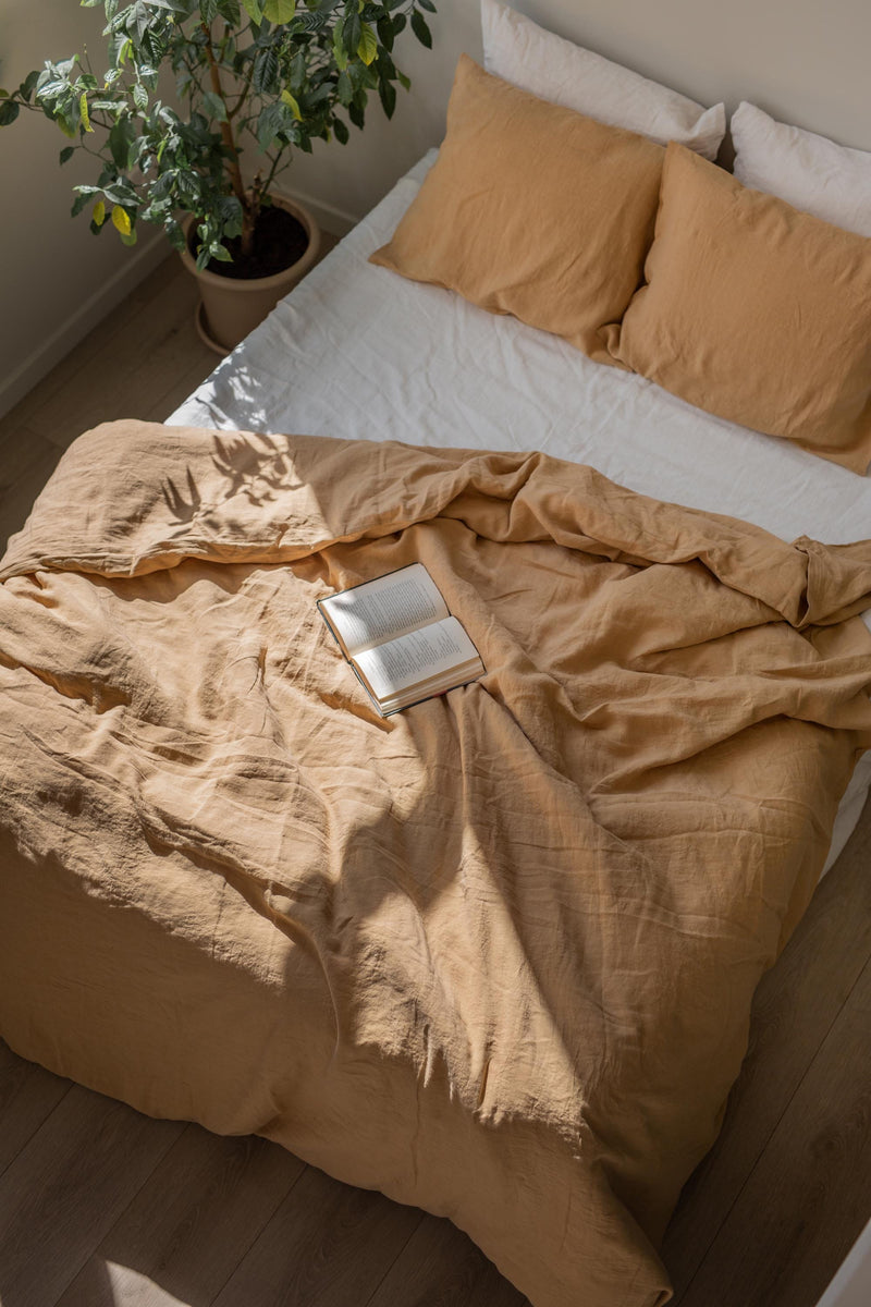 AmourLinen Linen bedding set in Mustard