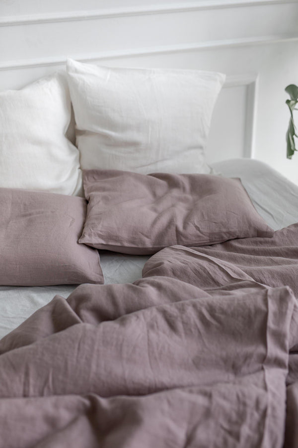 AmourLinen Linen bedding set in Rosy Brown