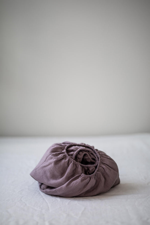 AmourLinen Linen fitted sheet in Dusty Lavender