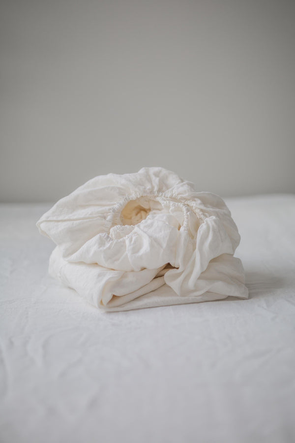 AmourLinen Linen fitted sheet in White