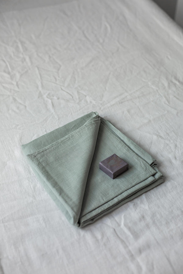 AmourLinen Linen flat sheet in Sage Green