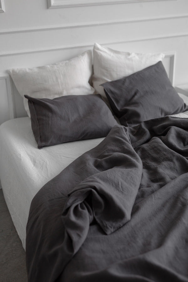 AmourLinen Linen pillowcase in Charcoal