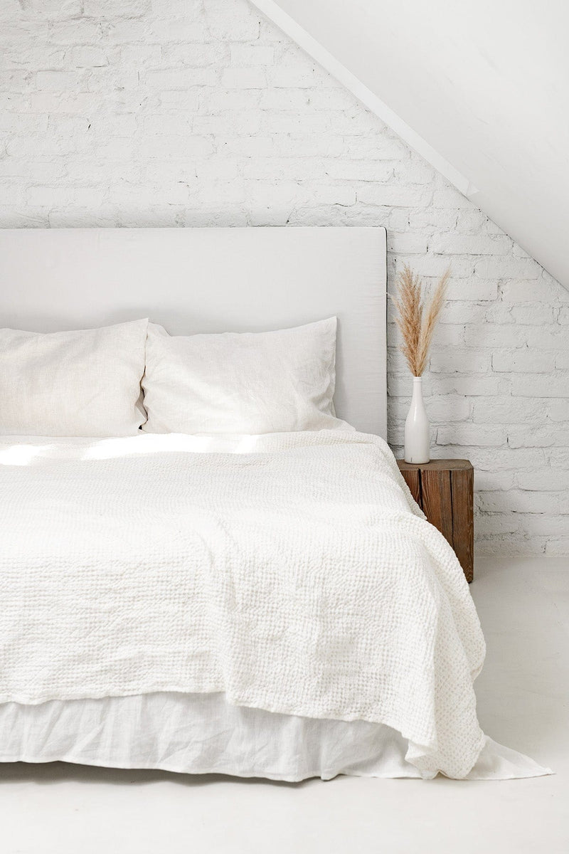 AmourLinen Linen waffle blanket in White