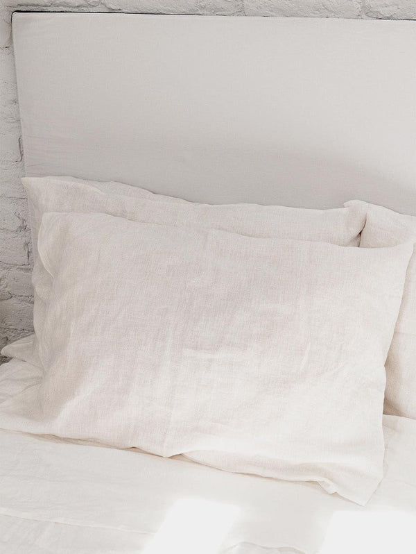 AmourLinen Linen pillowcase in White US Standard / White