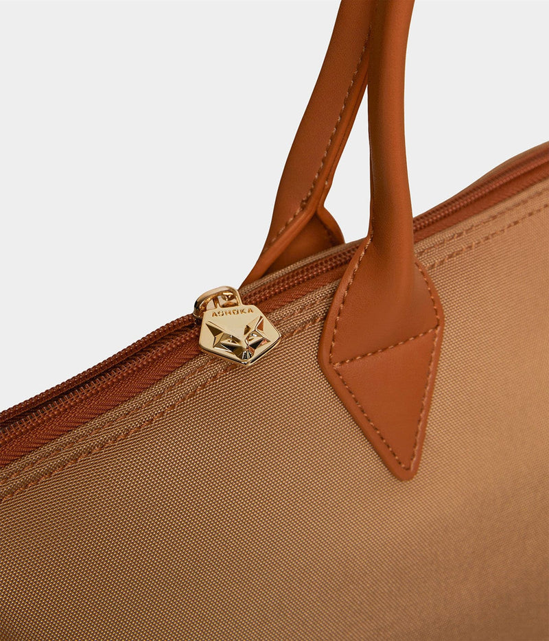ASHOKA Paris Sac cabas Jolly Apple Skin et Nylon recyclé caramel