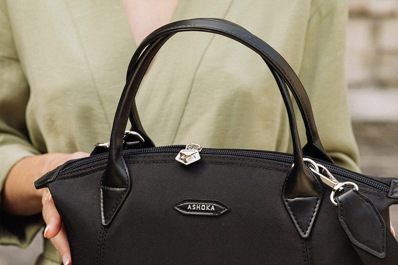 ASHOKA Paris Sac Pretty Apple Skin et Nylon recyclé noir