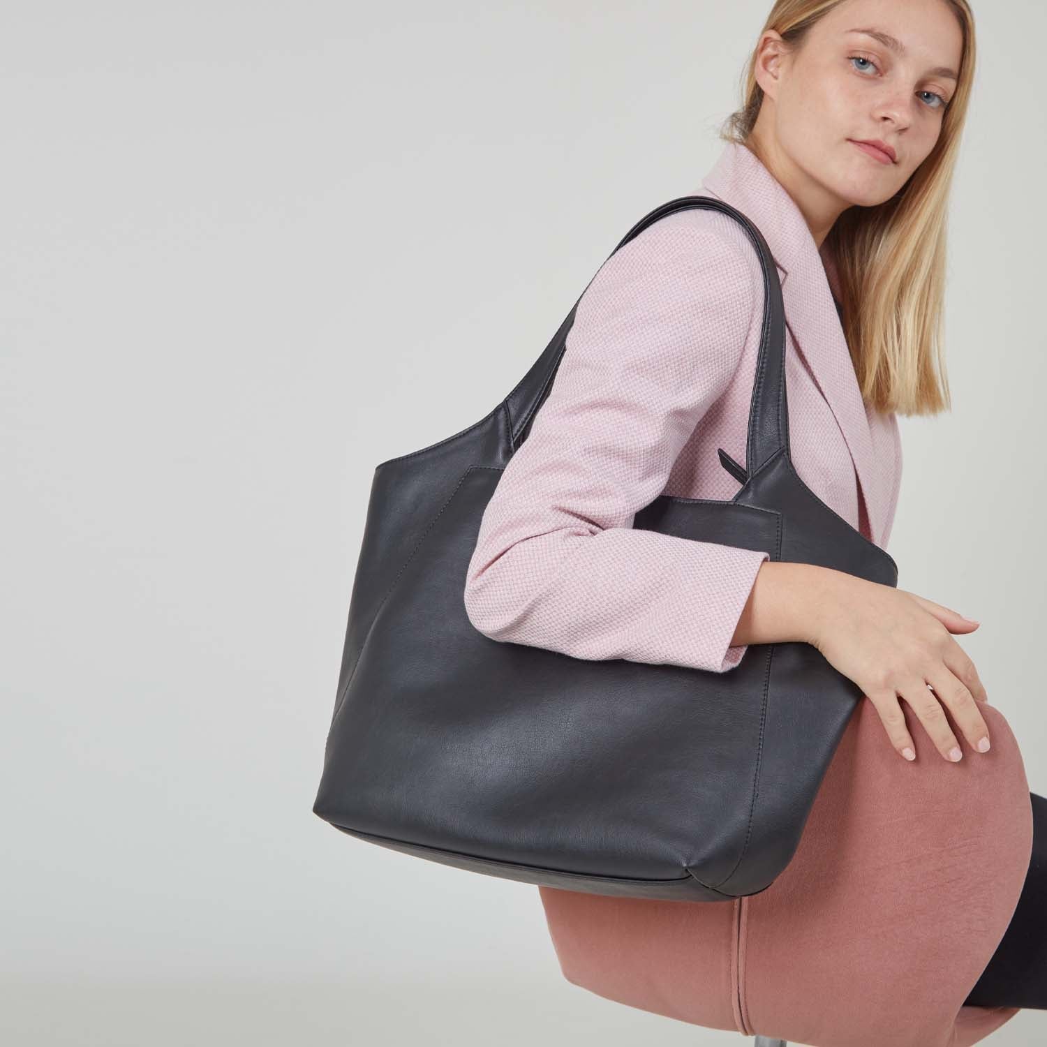 Canussa Executive Black - The bag for business women