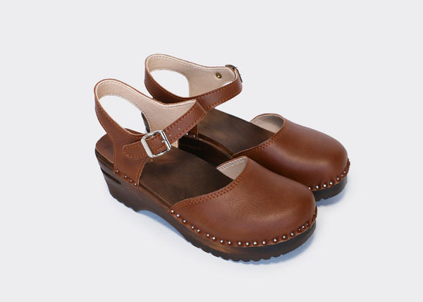 Good Guys Don't Wear Leather SOFIA vegan clog sandals | BROWN