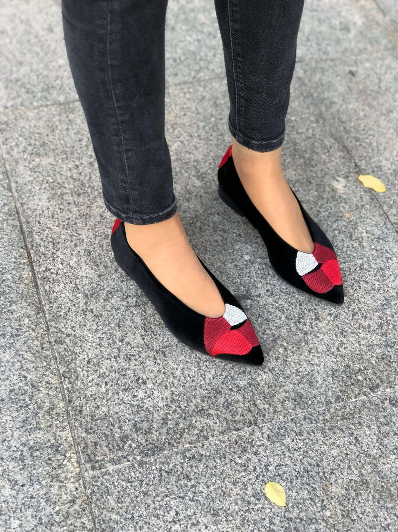 MOMOC Kiss my feet vegan