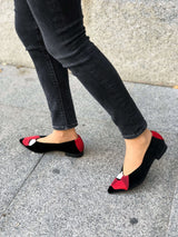 Immaculate Vegan - MOMOC Kiss my feet vegan