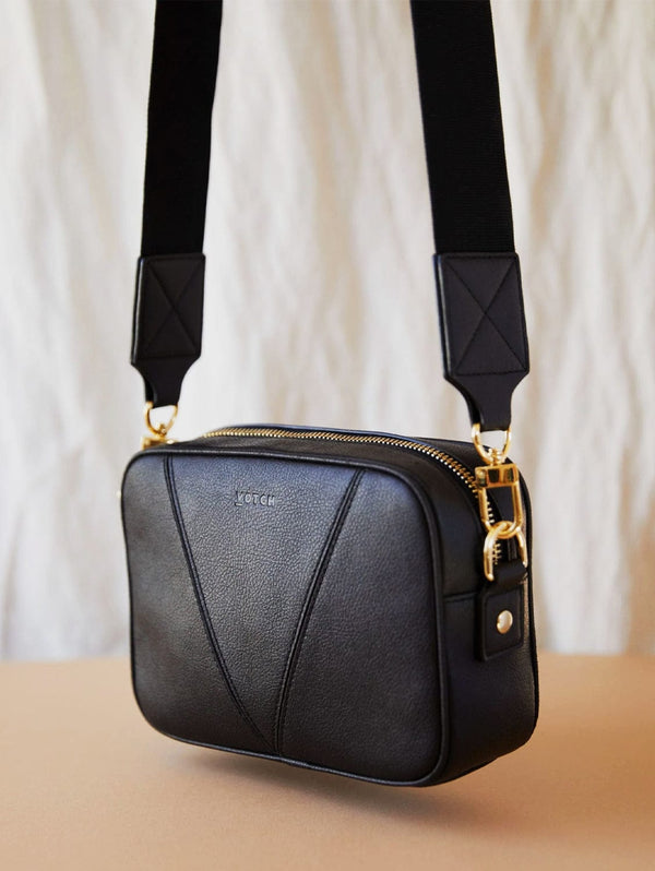 Sustainable Vegan Crossbody Bag in Apple Leather Black, eco-friendly. -  Slow Nature®